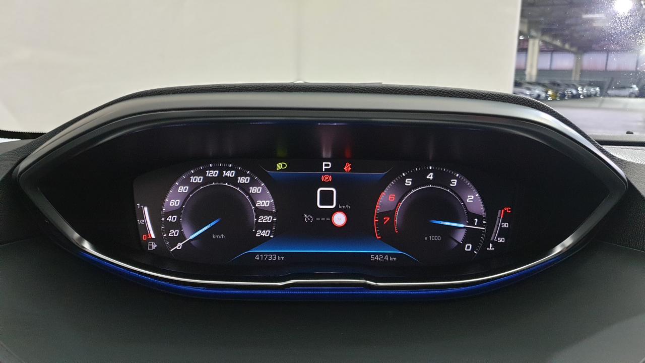 PEUGEOT 3008 NOUVEAU 1.2 PURETECH 130CV EAT8 ALLURE PACK + SIEGES CHAUFFANTS