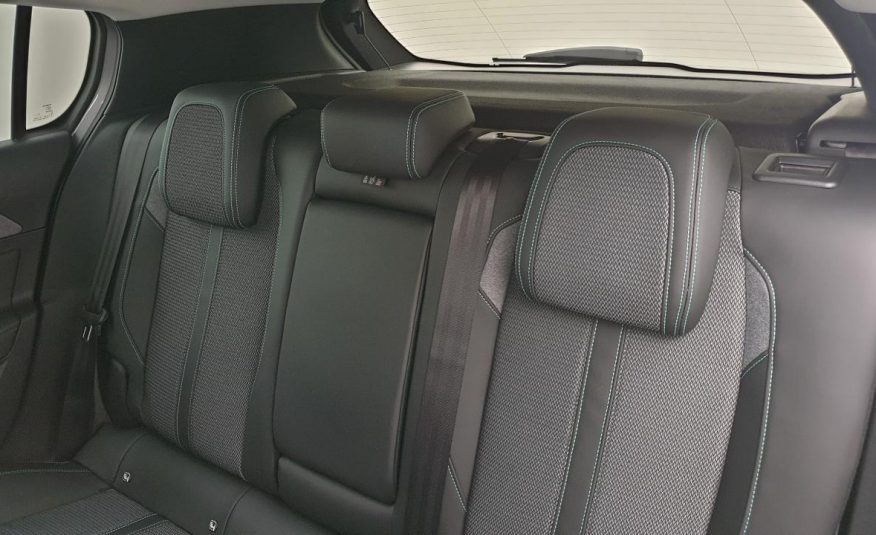 PEUGEOT 308 NOUVELLE 1.2 PURETECH 130CV EAT8 ALLURE PACK + SIEGES CHAUFFANTS + RECHARGE SMARTPHONE