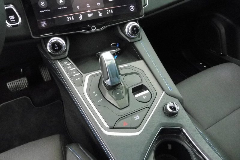 LYNK&CO 01