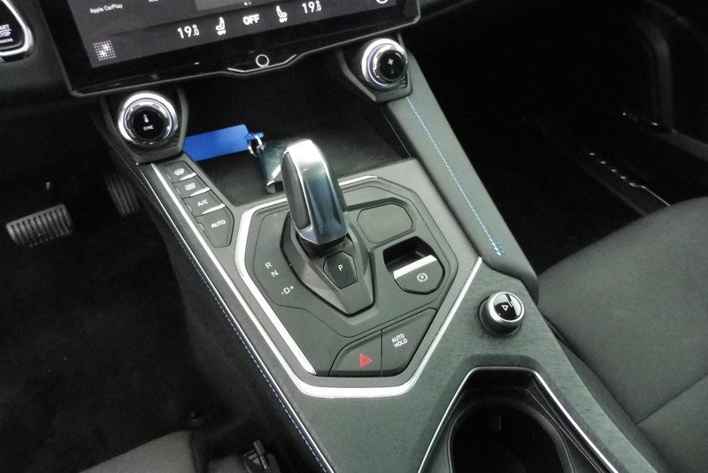 LYNK&CO 01